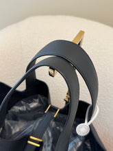 Load image into Gallery viewer, HERMES 2025 Sac Picotin Lock 26 Clemence Leather Bag - Noir / GHW