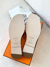 Load image into Gallery viewer, Hermes Embroidered Calfskin Oran Sandals / Gold / (EU)38