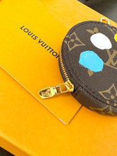 Load image into Gallery viewer, ▪️SOLD▪️LOUIS VUITTON 2023 LV x YK Multi Pochette Accessories Monogram Round Coin Purse