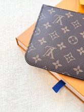 Load image into Gallery viewer, π LOUIS VUITTON 2025 LV x TM Takashi Murakami Monogram Pochette Wristlet Pouch