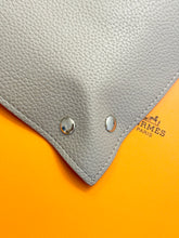 Load image into Gallery viewer, HERMES Taurillon Clemence Mises et Relances H Evelyne Change Tray in Étoupe