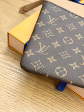 Load image into Gallery viewer, LOUIS VUITTON Monogram Canvas Daily Pouch in Sesame