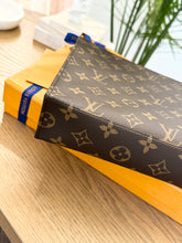 Load image into Gallery viewer, LOUIS VUITTON 2024 Monogram Canvas Toiletry Pouch 26