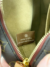 Load image into Gallery viewer, LOUIS VUITTON 2020 Monogram Boite Chapeau Souple PM Crossbody Bag