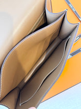 Load image into Gallery viewer, ✨TIMELESS✨Hermès Constance 24 Gold / Evercolor / Gold Hardware