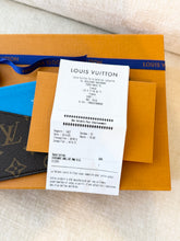 Load image into Gallery viewer, π NEW!! LOUIS VUITTON 2025 Monogram Zippy Coin Purse / Gaston Blue