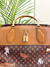 Load image into Gallery viewer, • LIMITED EDITION • LOUIS VUITTON Catogram City Steamer Cabas XXL Tote Bag