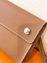 Load image into Gallery viewer, đ¤NEW! Hermès Hermesnap Wallet / Gold / Epsom / Palladium Hardware