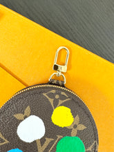 Load image into Gallery viewer, ▪️SOLD▪️LOUIS VUITTON 2023 LV x YK Multi Pochette Accessories Monogram Round Coin Purse