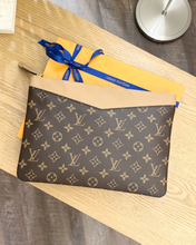 Load image into Gallery viewer, LOUIS VUITTON Monogram Canvas Daily Pouch in Sesame