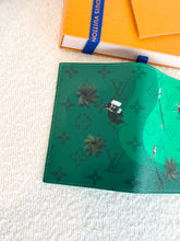 Load image into Gallery viewer, LOUIS VUITTON Golf Green Colored Monogram Passport Cover - Green