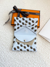 Load image into Gallery viewer, HERMES 2025 Calvi Duo Suitcase "Valises" Printed Swift Leather / Bleu Brume