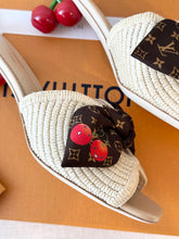 Load image into Gallery viewer, π LOUIS VUITTON LV x TM Takashi Murakami Raffia Cherry Cherie Mule / (EU) 38.5