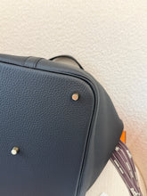 Load image into Gallery viewer, HERMES 2025 Sac Picotin Lock 26 Clemence Leather Bag - Noir / GHW