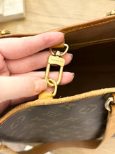 Load image into Gallery viewer, LOUIS VUITTON Monogram Batignolles Horizontal Shoulder Bag