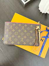 Load image into Gallery viewer, LOUIS VUITTON Monogram Neverfull MM Pochette Wristlet Pouch In Fuchsia