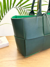 Load image into Gallery viewer, BOTTEGA VENETA Medium Arco Tote Bag in Raintree