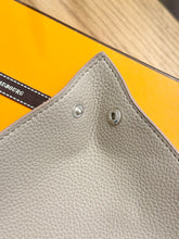 Load image into Gallery viewer, HERMES Taurillon Clemence Mises et Relances H Evelyne Change Tray in Étoupe