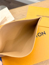 Load image into Gallery viewer, LOUIS VUITTON 2024 Empreinte Leather Card Holder in Arizona