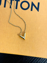 Load image into Gallery viewer, ▪️SOLD▪️LOUIS VUITTON Essential V Necklace in Golden Metal