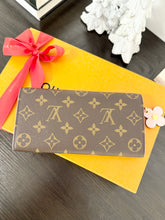 Load image into Gallery viewer, LOUIS VUITTON Monogram Bloom Flower Emilie Wallet in Fuchsia