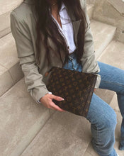 Load image into Gallery viewer, LOUIS VUITTON 2024 Monogram Canvas Toiletry Pouch 26