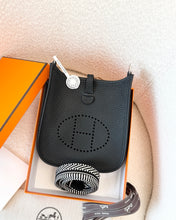 Load image into Gallery viewer, HERMES Evelyne TPM 16 Clemence Leather Amazone Bag - Noir/Ecru/Noir / PHW