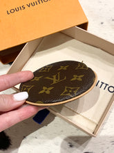 Load image into Gallery viewer, LOUIS VUITTON Monogram Round Coin Purse