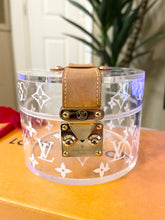 Load image into Gallery viewer, LOUIS VUITTON Transparent Plexiglass Box Scott
