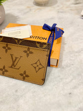 Load image into Gallery viewer, LOUIS VUITTON 2021 Monogram Reverse Canvas Card Holder