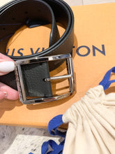 Load image into Gallery viewer, LOUIS VUITTON Men’s Reverso 40mm Reversible Belt In Black 95/38