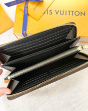 Load image into Gallery viewer, LOUIS VUITTON Giant Monogram Reverse Canvas Zippy Wallet