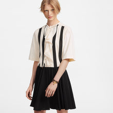 Load image into Gallery viewer, LOUIS VUITTON Monogram Essential V Bracelet Size 15