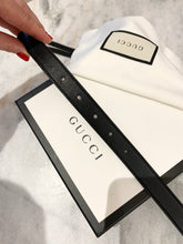 Load image into Gallery viewer, GUCCI Double G Buckle Skinny Leather Belt In Black 70/28