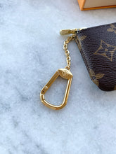 Load image into Gallery viewer, Louis Vuitton Monogram Key Pouch