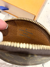 Load image into Gallery viewer, LOUIS VUITTON Monogram Round Coin Purse