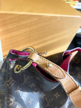 Load image into Gallery viewer, LOUIS VUITTON Graceful MM Monogram Canvas Hobo Bag in Peony
