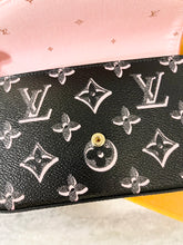 Load image into Gallery viewer, LOUIS VUITTON 2022 Felicie Strap & Go Crossbody Bag In Black