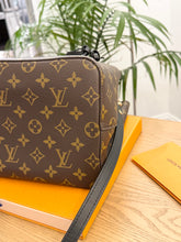 Load image into Gallery viewer, LOUIS VUITTON 2021 Monogram Canvas NéoNoé MM Crossbody Bag in Black
