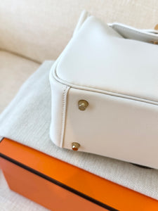 HERMES 2024 Swift Calfskin Leather Mini Lindy Handbag / White / GHW