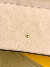 Load image into Gallery viewer, LOUIS VUITTON Félicie Pochette Empriente Leather Crossbody Bag - Rose Poudre
