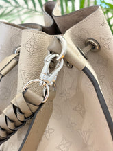 Load image into Gallery viewer, LOUIS VUITTON 2024 Muria Mahina Leather Bucket Bag in Galet Gray
