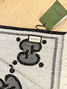 GUCCI GG Wool Jacquard Scarf - Black/Ivory