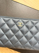 Load image into Gallery viewer, CHANEL Classic Metallic Grained Calfskin Long Zipped Wallet - Blue
