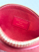 Load image into Gallery viewer, LOUIS VUITTON 2025 Rouge Louis Épi Cosmetic Lipstick Pouch
