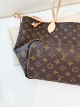 Load image into Gallery viewer, LOUIS VUITTON 2025 Monogram Neverfull MM Monogram Tote / Rose Beige
