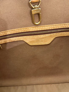 LOUIS VUITTON Monogram Batignolles Horizontal Shoulder Bag