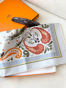 Hermès 2025 Guepards Bandana Double Face Scarf 90 in Noir / Ardoise / Rose