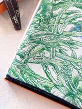Load image into Gallery viewer, HERMES 2024 All&#39;Orto Botanico di Palermo Shawl 140 / Vert Vif / Naturel / Bleu
