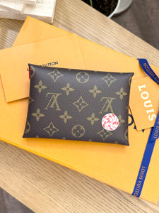 LOUIS VUITTON 2024 Limited Edition Monogram Kirigami Pochette Medium Pouch